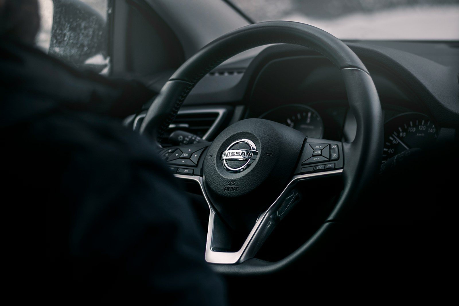 When to Get a Wheel Alignment: Signs and Symptoms